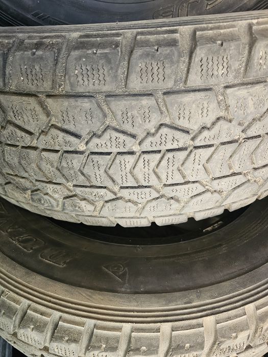 Продам шины 265/65R17