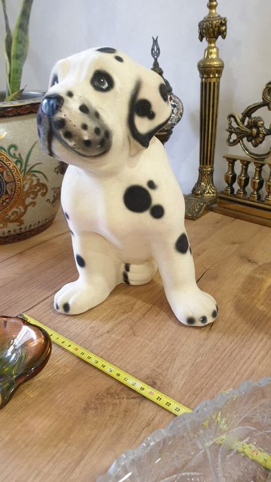 Большая статуэтка собаки