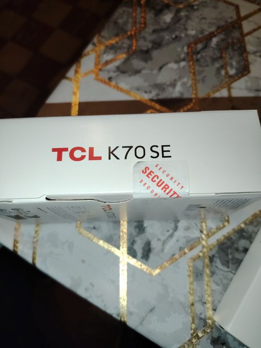 Vând telefon TCL K70 nou nouț. Zero ore de funcționare.