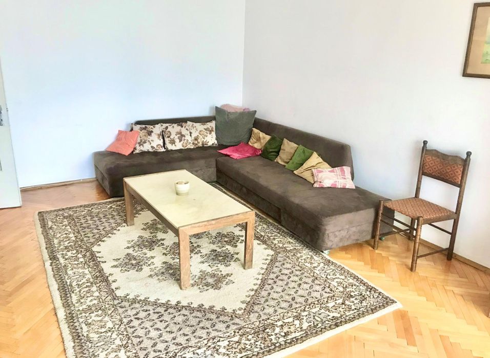 Дава се под наем Тристаен апартамент в София, Гоце Делчев - 106 кв.м за 718.08 € - Снимка #1