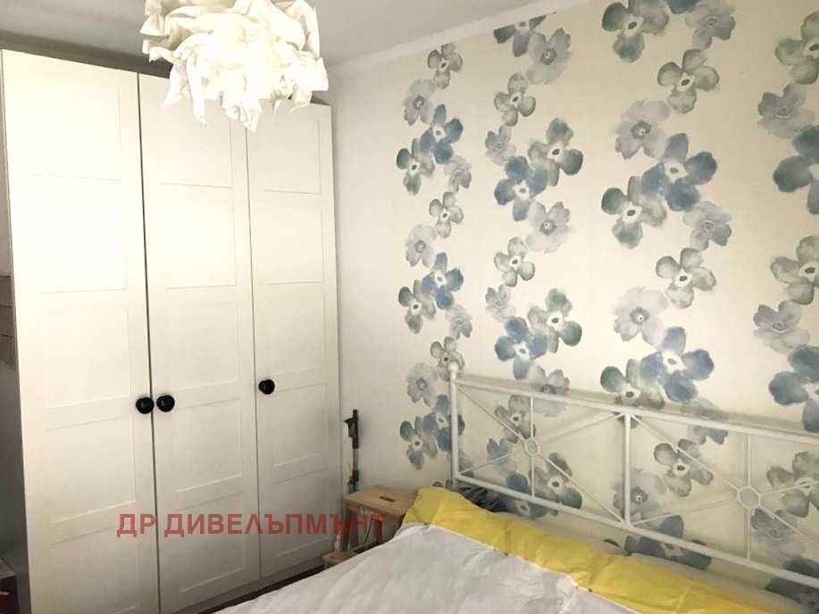 Отличен двустаен с двор до Нов Български и Метрото в Овча купел