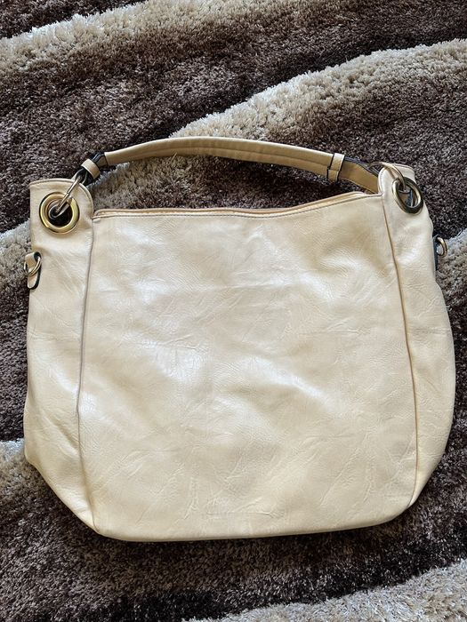 Запазена  чанта нова