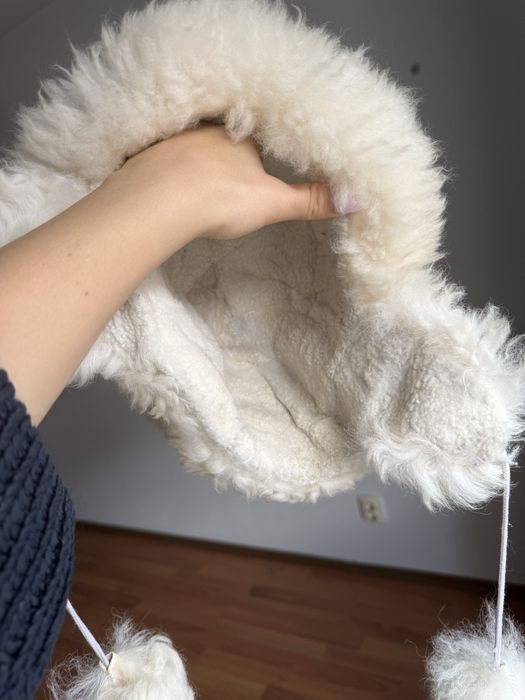 Caciula blana naturala alpaca