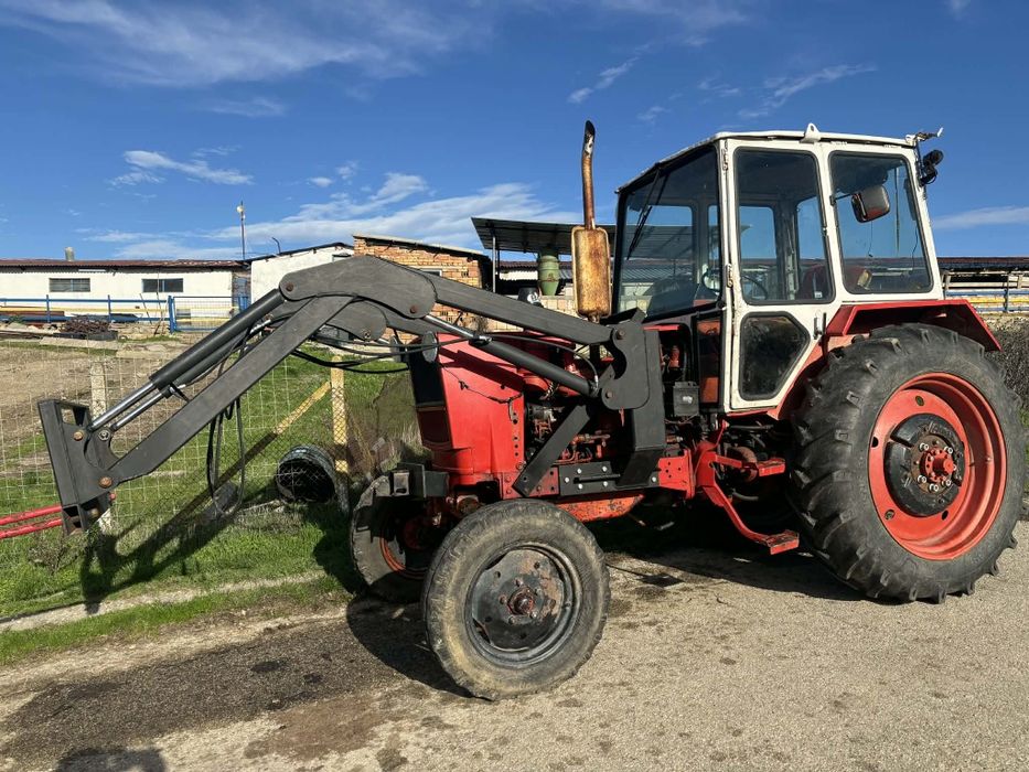 Продавам селско стопански трактор ЮМЗ