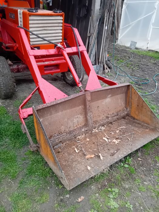 Încărcător frontal