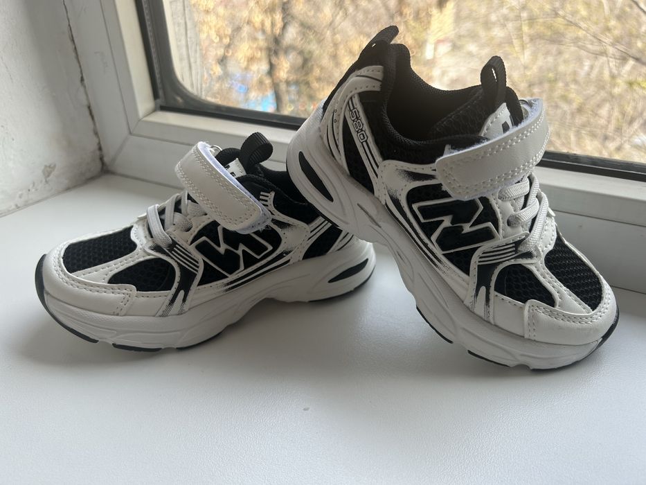 Кроссовки детские