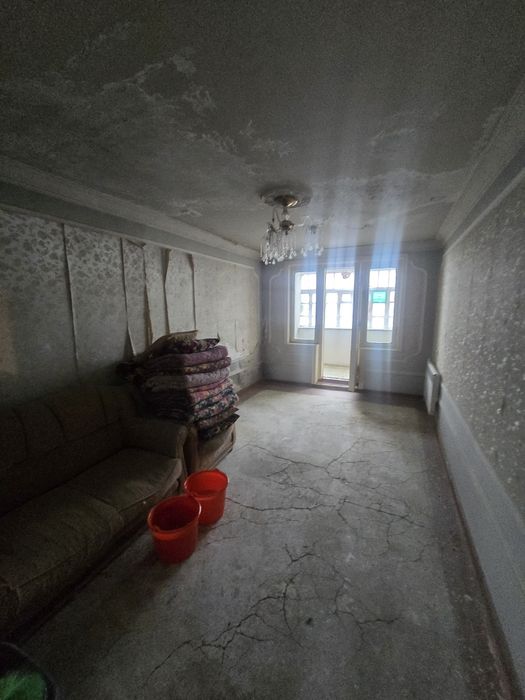 Срочно продаётся 3 комната на 5 этаже самкоч югославске дом