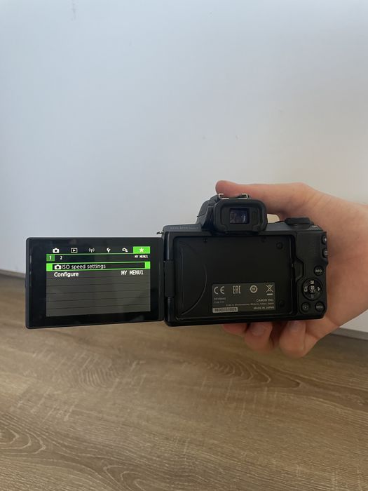 Canon M50 + 2 обектива 50mm и 24mm + адаптер + подарък сенник