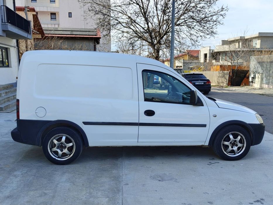 Ocazie vând opel combo 1.7 TDI i stare suberba foarte economic