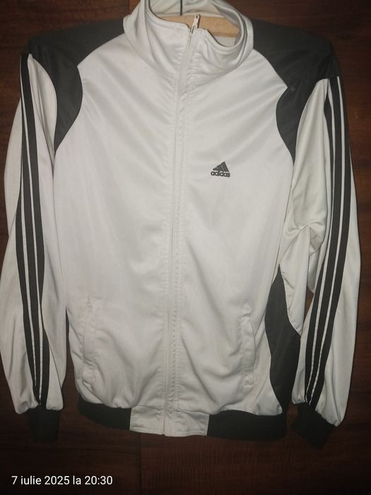 Vând bluză Adidas