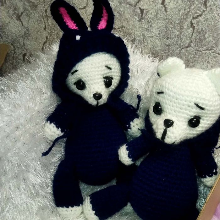 Вязаный мишка в костюме стича