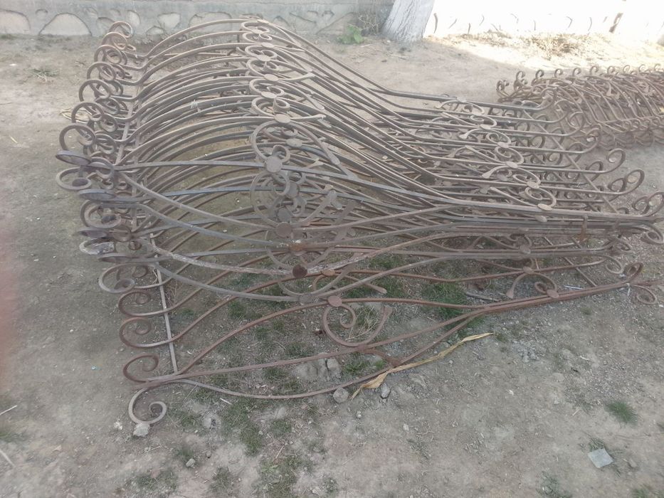 Deraza va bogʻ uchun  panjaralar ( ograjdenilar) sotiladi