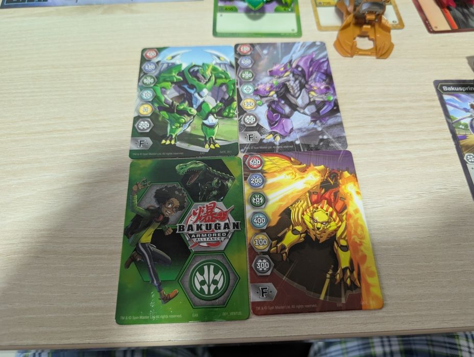 Colectie Bakugan (Bakugani, cartonase,