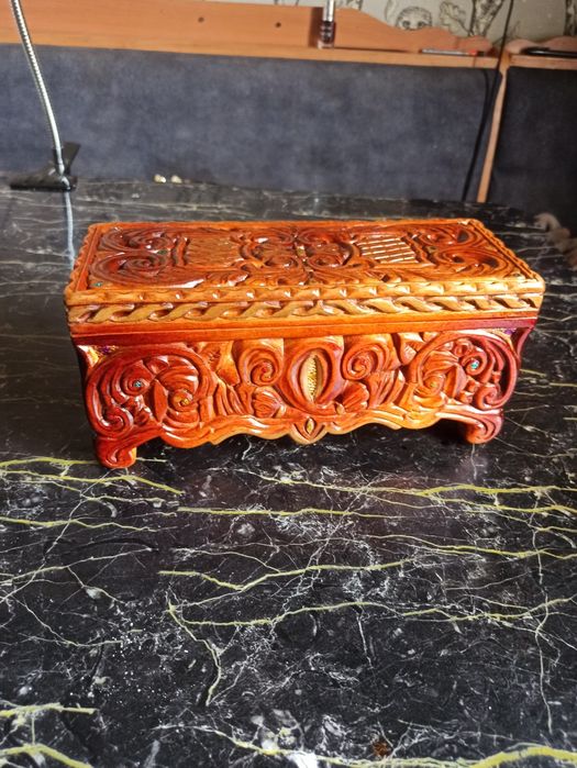 Шкатулка оригинальная, резная
