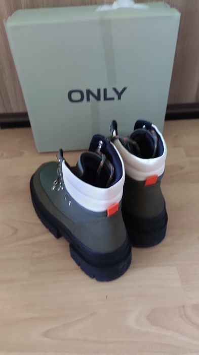 ONLY боти зелени 45лв