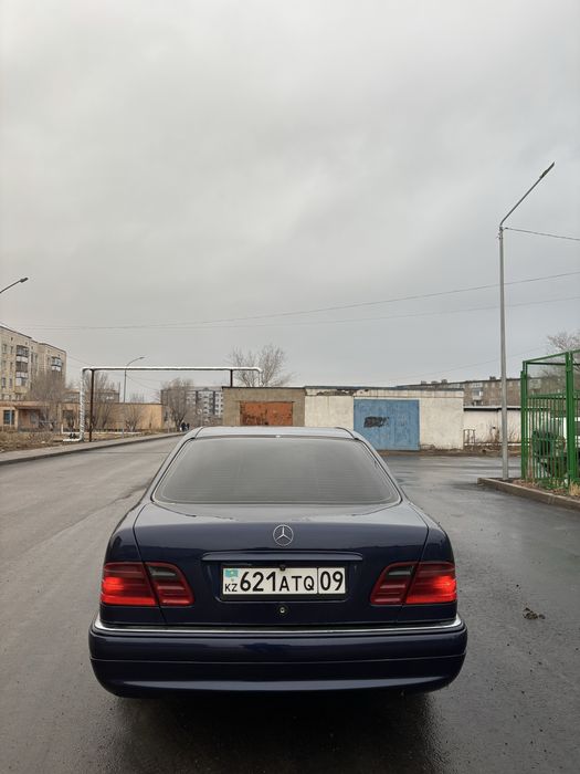 В продаже Мерседес W210