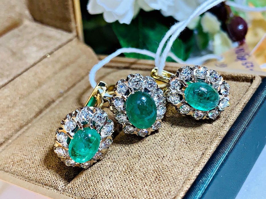 Культовый статный золотой комплект Голубые Озера