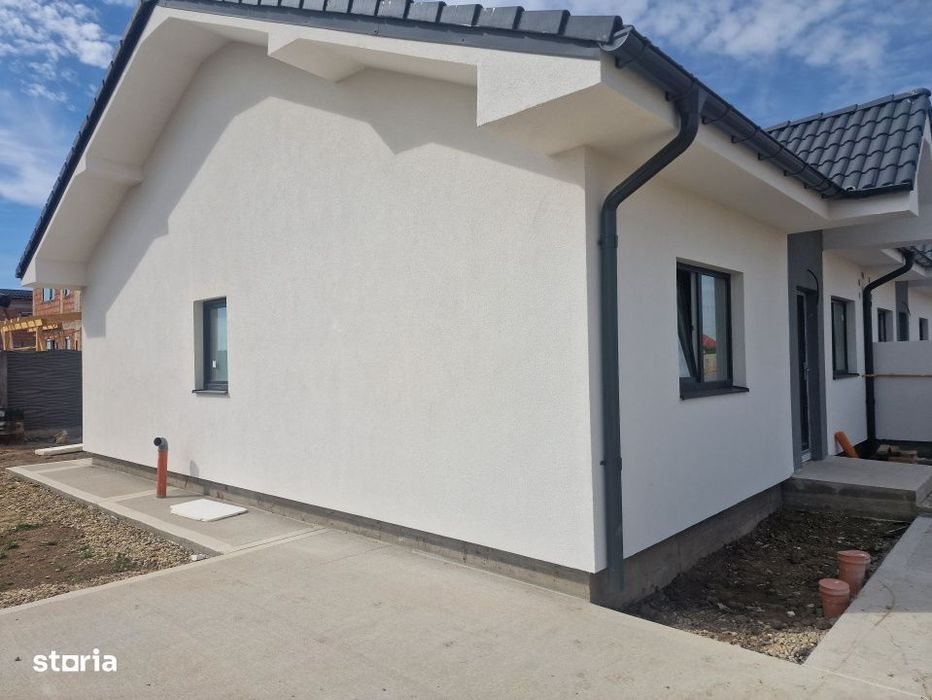 Duplex de vanzare cu 3 camere, zona Bucovat