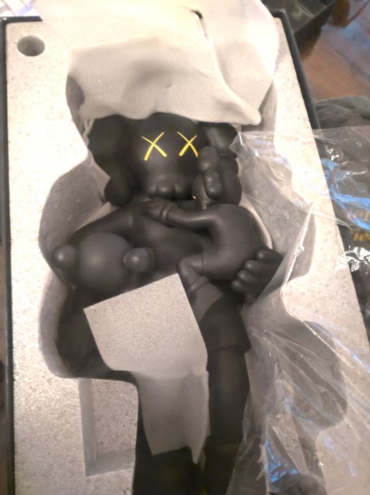 Kaws clean slate 100%orginal