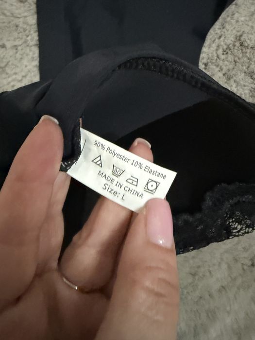 Sutien bustiera cu inchidere frontala