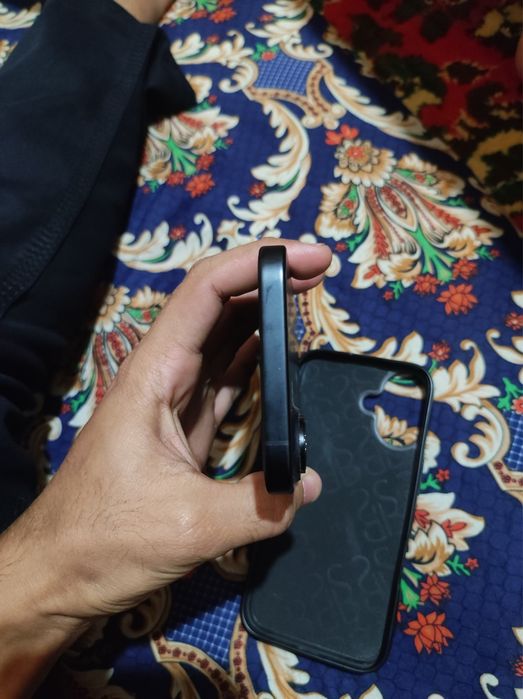 Iphone 16. Xotira 128. Yomkisti 94