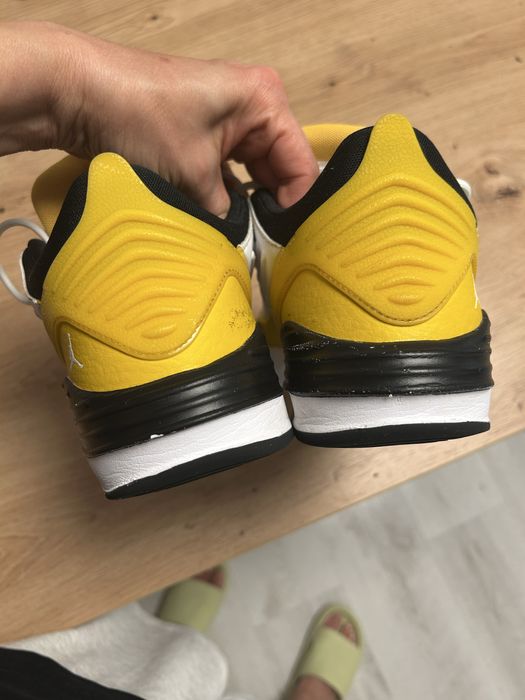 Маратонки Nike air JORDAN 38,5