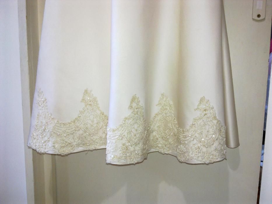 Vand rochie de mireasa ,, super creatie ''