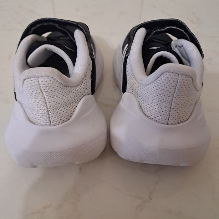 Adidasi Adidas mar28