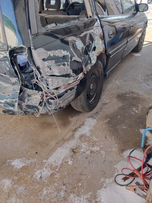 Продам опель омега универсал