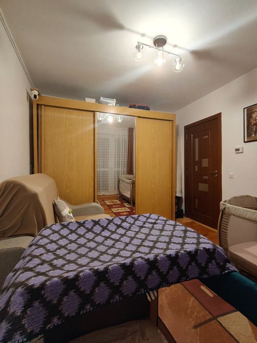 Vand / schimb apartament 2 camere cu 3 camere + diferenta