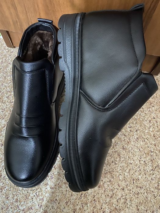 Весенние   мужские  сапоги  продам  .