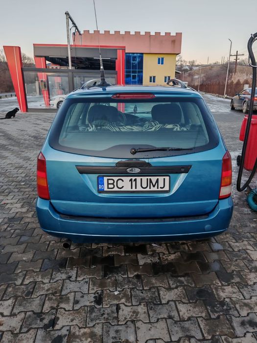 Vând Ford focus benzina