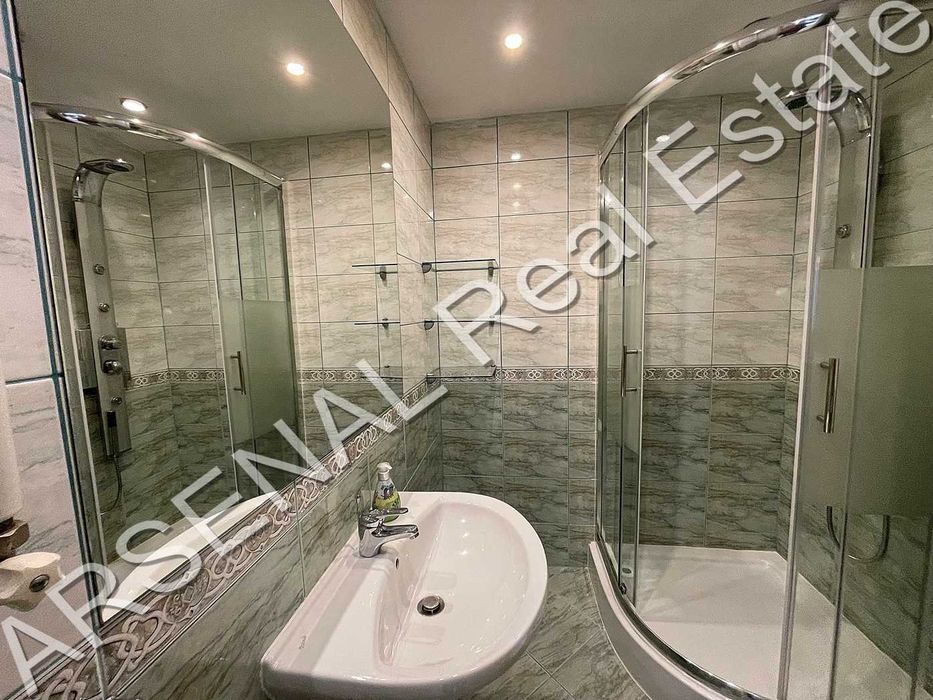 Тристаен апартамент под наем, Център