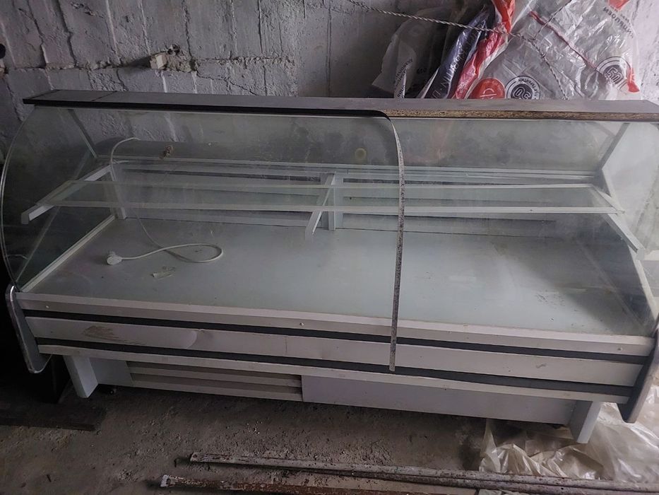 Холодильник в магазин