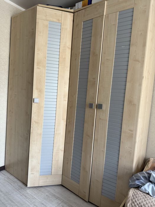 Продам угловой шкаф