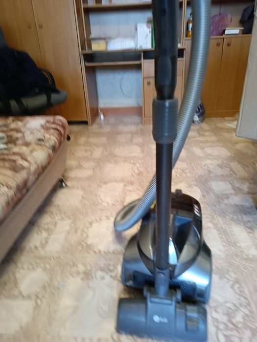 Продам пылесос LG