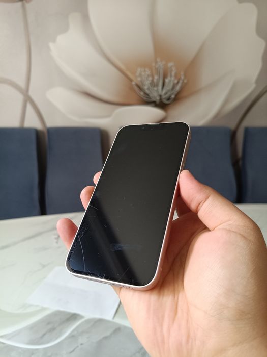 Продам iPhone 13. 256 GB
