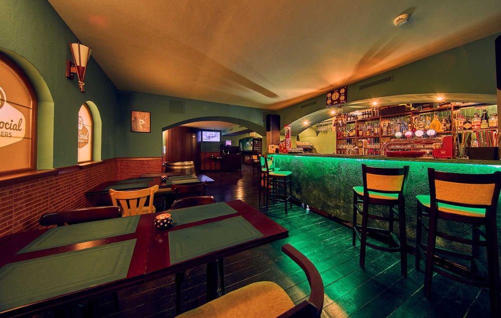 Afacere restaurant la cheie – Câmpina | rulaj ~180.000€/an | complet utilată
