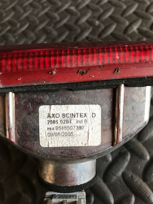 Заден десен стоп и стоп за мъгла за багажник за Peugeot 407 (2003-2008) 9646507380