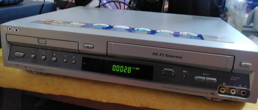Aparat combo DVD-VSH model Sony SLV D900E