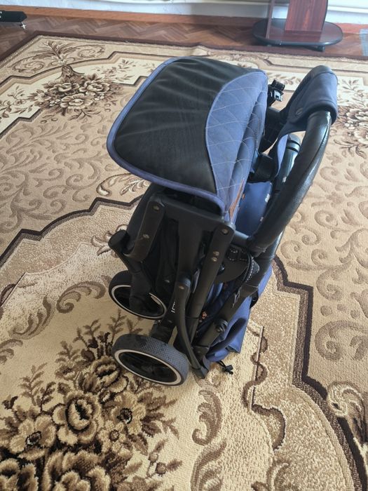 Коляска качественная