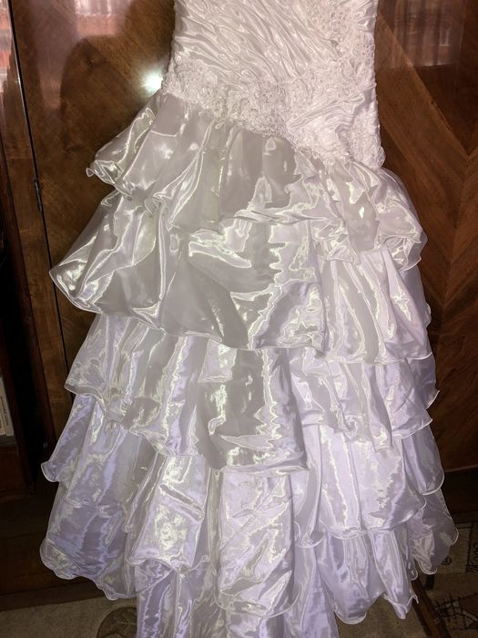 Vând rochie de mireasă