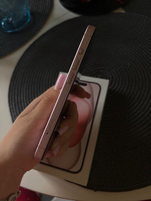 Iphone 15 roz 128 GB