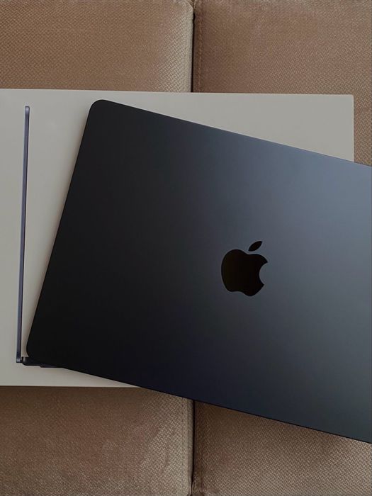 Macbook Air, тёмно синий