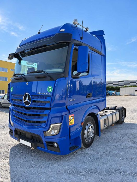 Mercedes-Benz Actros L 1845, autotractor Mega 4x2, prima înmatriculare 11/2022.