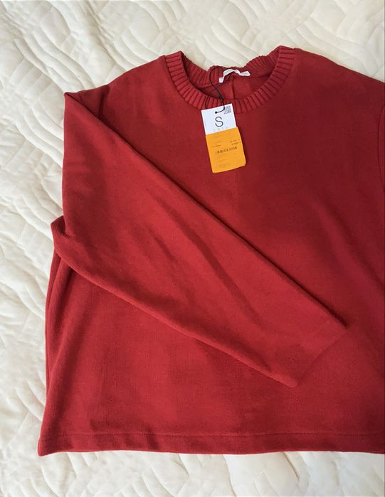 Продам красную кофту