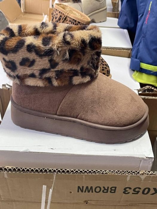 Ugg-uri diferite modele