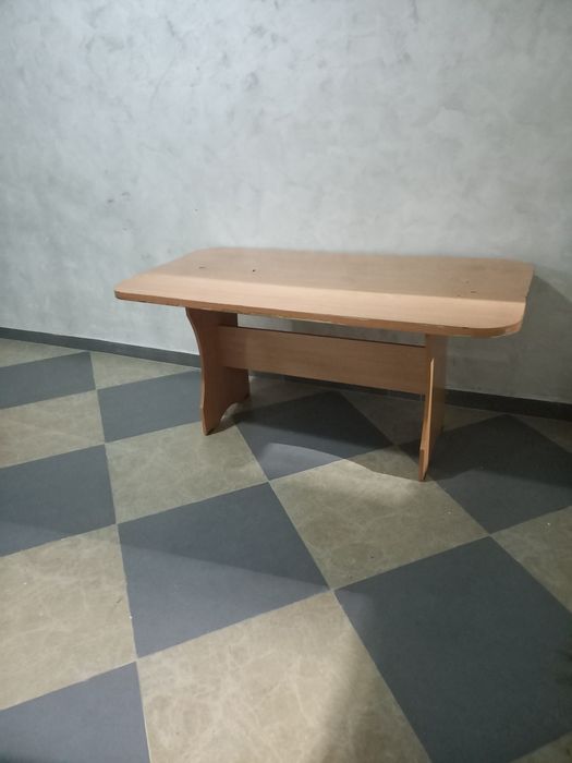 Стол сатылады срочно