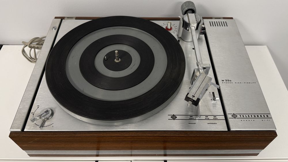 Грамофон Telefunken W250 Acusta HiFi (PE 2020L) + нов стилус