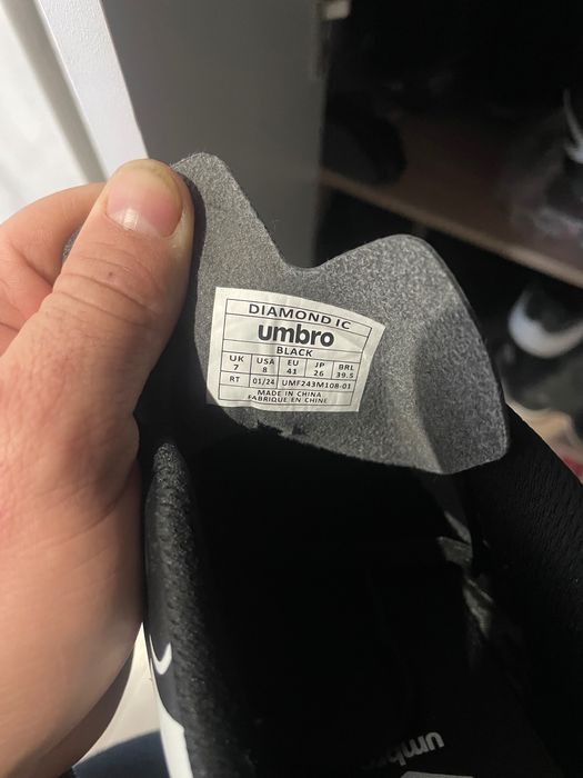 Обувки Umbro .20€